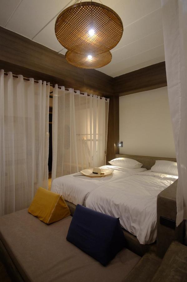 Krung Boutique Hotel Bangkok Exterior foto